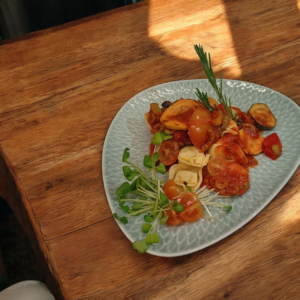 Käse-Tortellini in Ratatouille-Gemüse